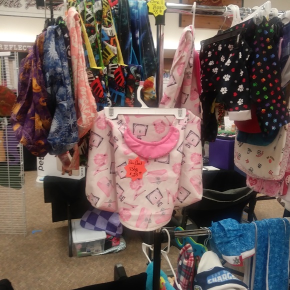 Doggie Coats,Messenger Bags, Bags, Scarves Pillows - Picture 5 of 8